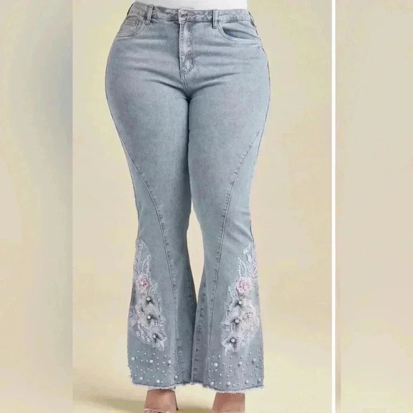 Venus jeans🤍🌸 - Picture 1 of 13